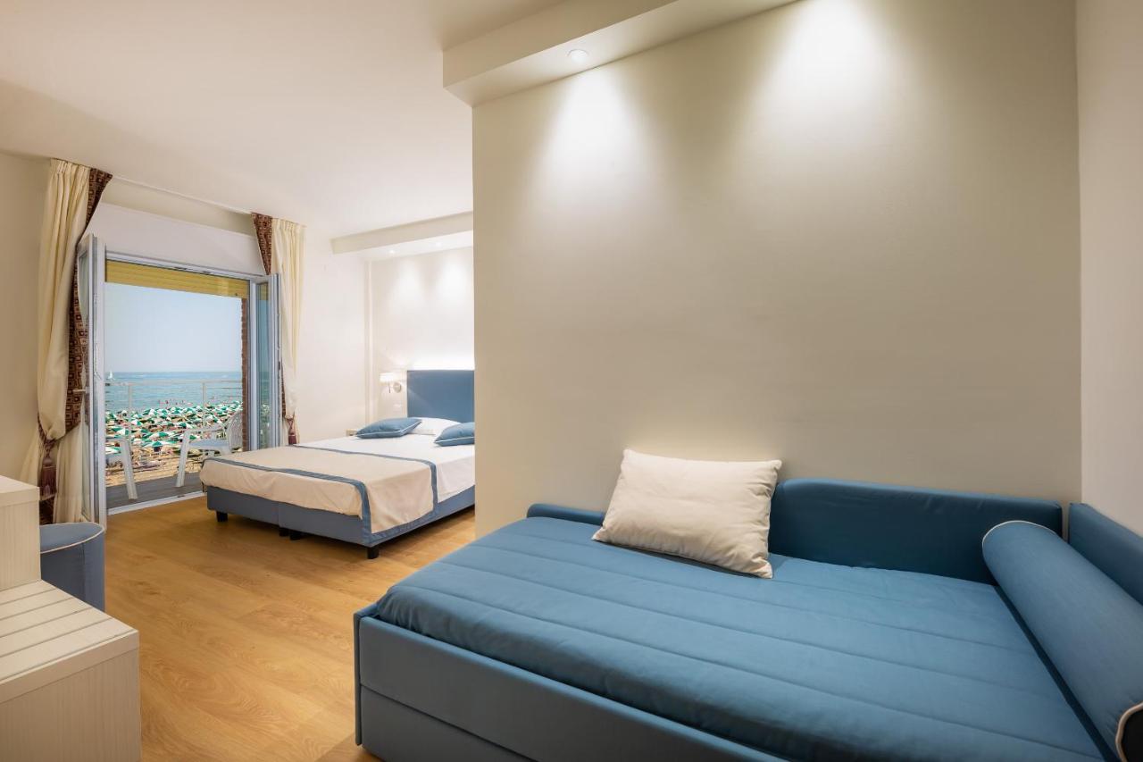 Hotel Ariston كاوْرلي المظهر الخارجي الصورة